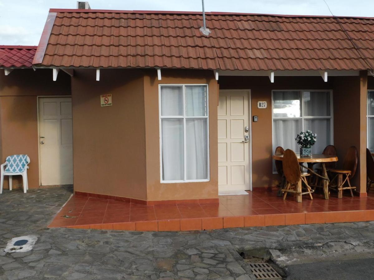 Condo Villa B27 Sleeps Five People - B28 Sleeps Six People - Price Includes Housekeeping Fees Not Taxes - Very Close To The Pool And Beach! Jacó Exterior foto