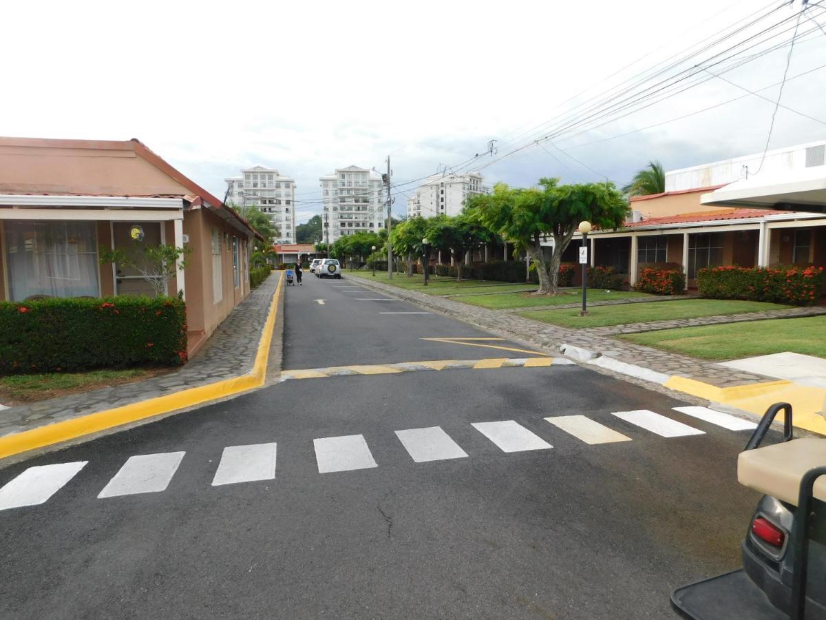 Condo Villa B27 Sleeps Five People - B28 Sleeps Six People - Price Includes Housekeeping Fees Not Taxes - Very Close To The Pool And Beach! Jacó Exterior foto
