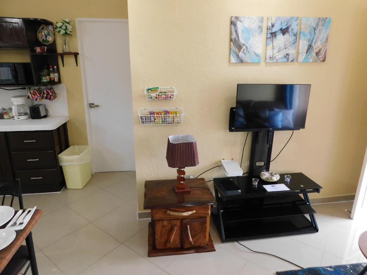 Condo Villa B27 Sleeps Five People - B28 Sleeps Six People - Price Includes Housekeeping Fees Not Taxes - Very Close To The Pool And Beach! Jacó Exterior foto